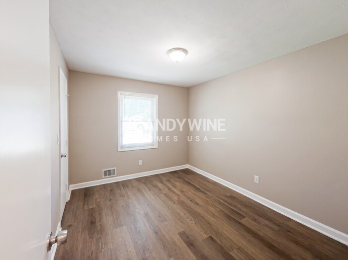 Building Photo - 2150 Moon Dr SW