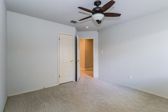 Building Photo - 9604 Kangaroo Ln