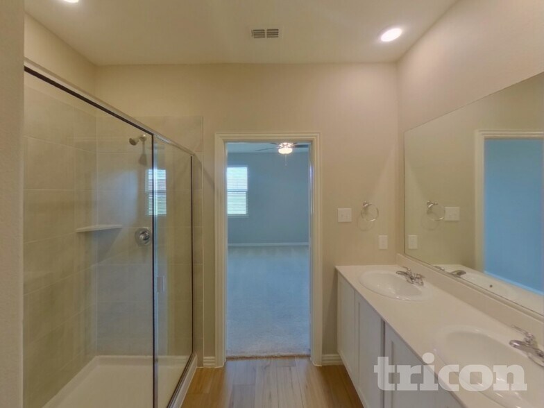 Building Photo - 231 Jenkinson Dr