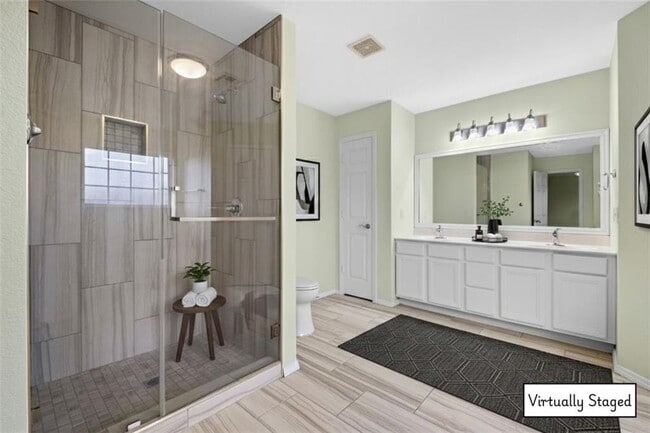 Building Photo - 1901 SW Columbus Rd