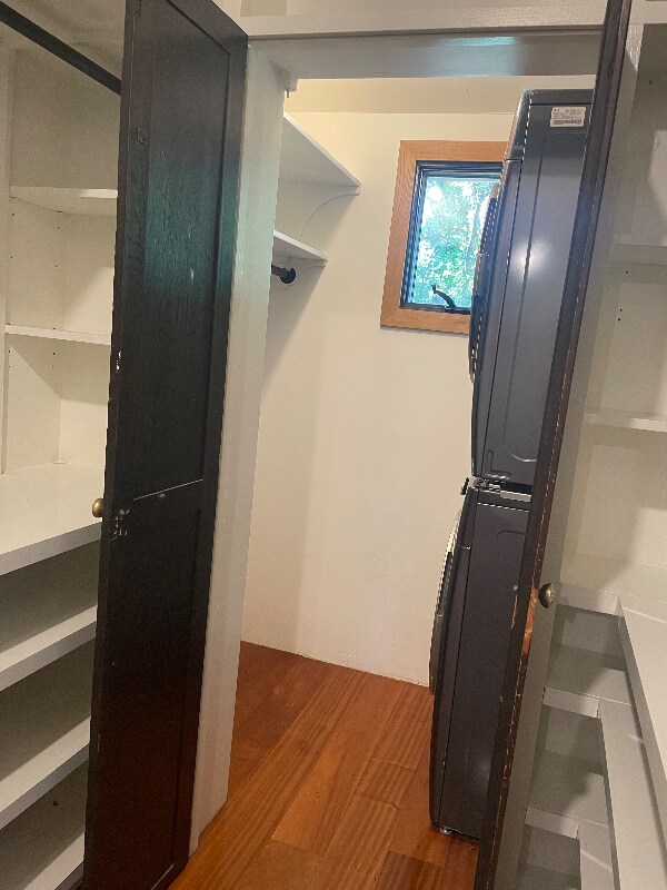 Building Photo - 617 Acacia Ln