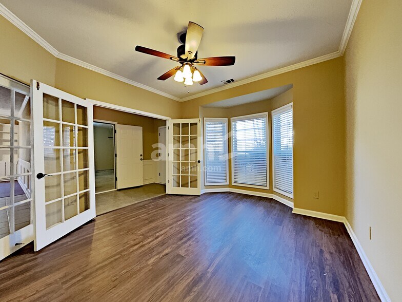 Building Photo - 2355 Kirkstone Dr