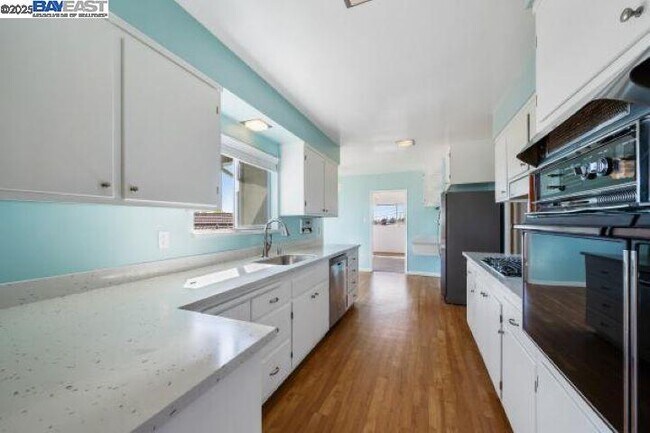 Building Photo - 4120 Rhoda Ave
