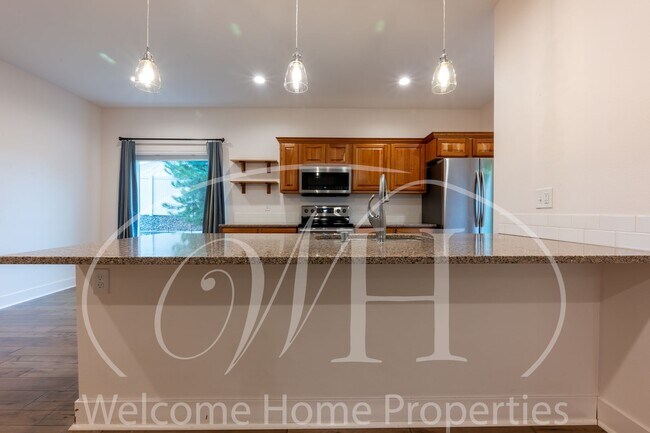 Building Photo - 22 NE Hadley Way