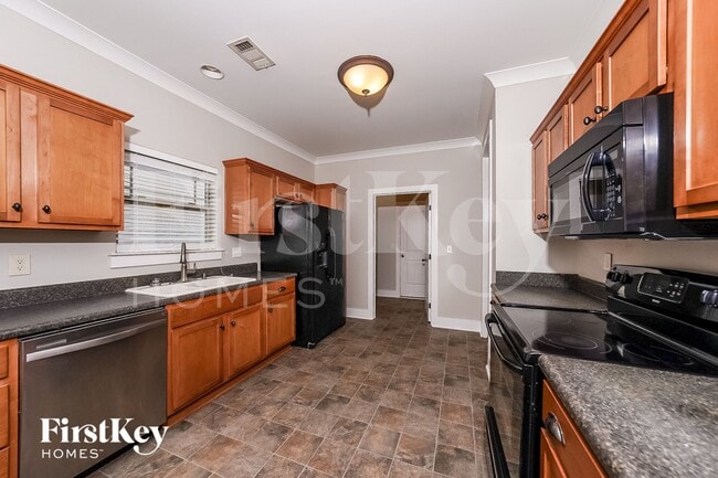 Building Photo - 2044 Highview Way