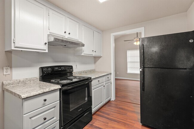 Building Photo - 4118 Scenic Dr