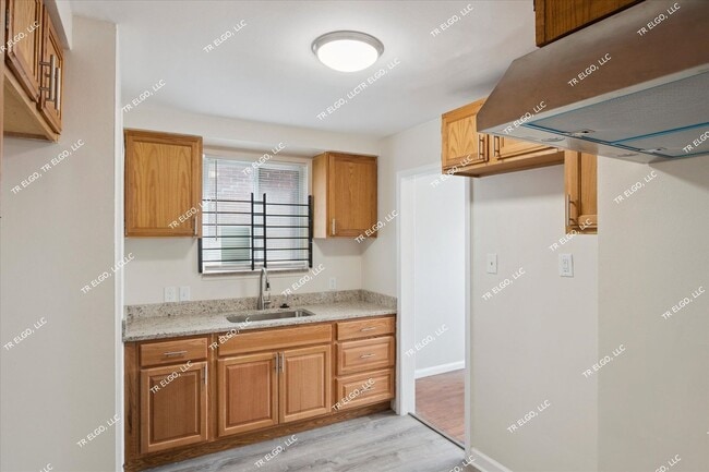 Building Photo - Charming 3-Bedroom Brick Ranch in highly d...