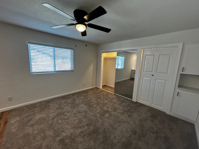 Building Photo - 614 W Arrow Hwy