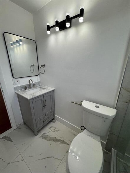 Building Photo - 4421 SW 72nd Ter