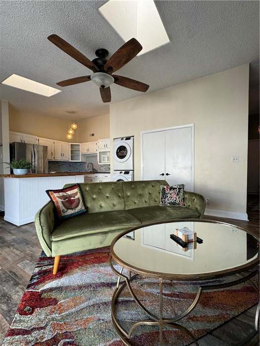 Building Photo - 9706 7th Bay St