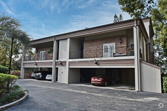 Building Photo - Spacious 2 Bedroom 2.5 Bath Lakefront Cond...