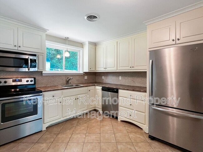 Building Photo - 5509 Swan Dr