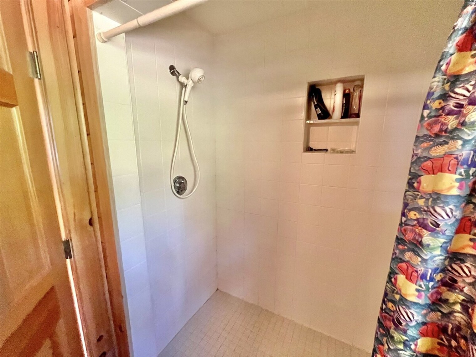 Building Photo - 11 Basswood Bay Rd