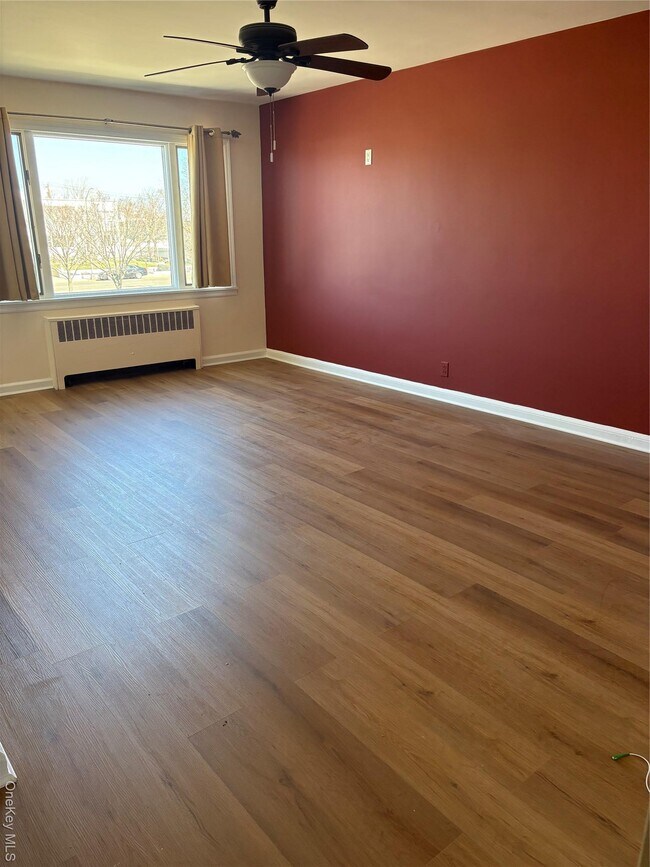 Building Photo - 514 E Park Ave