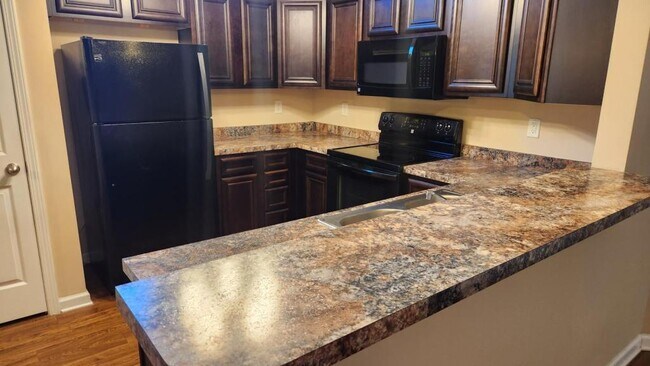 Building Photo - 165 Woodland Pk Lp