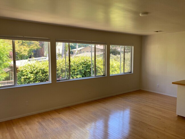 Building Photo - 1423 Walnut St