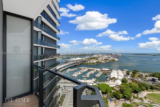 Building Photo - 398 NE 5th St