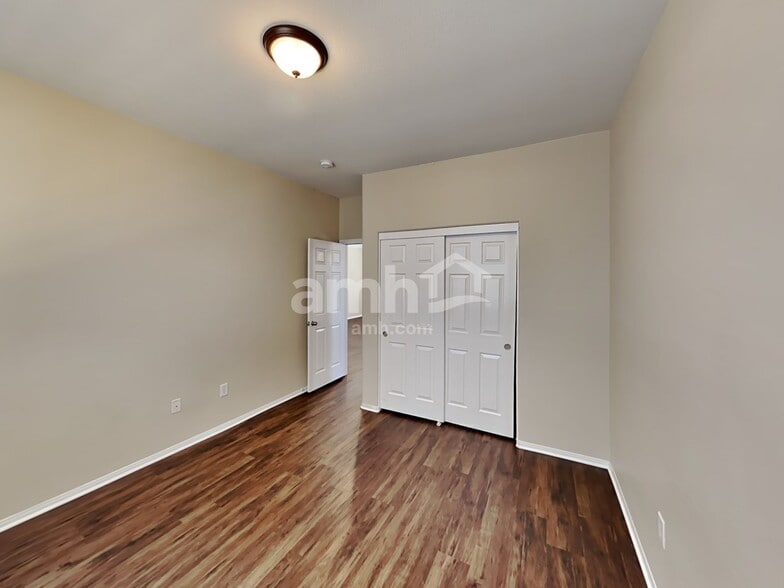 Building Photo - 7585 Engleberg Ave