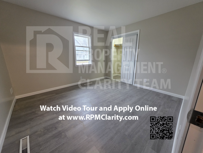 Building Photo - 652 Buckley St