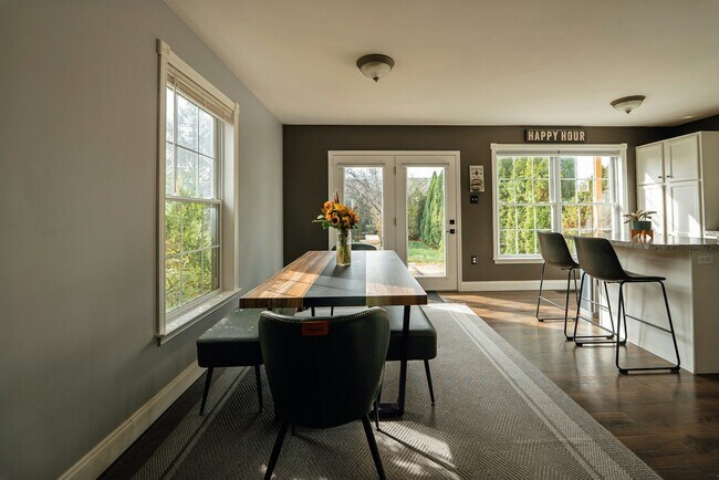 Building Photo - 1720 Brookstone Dr