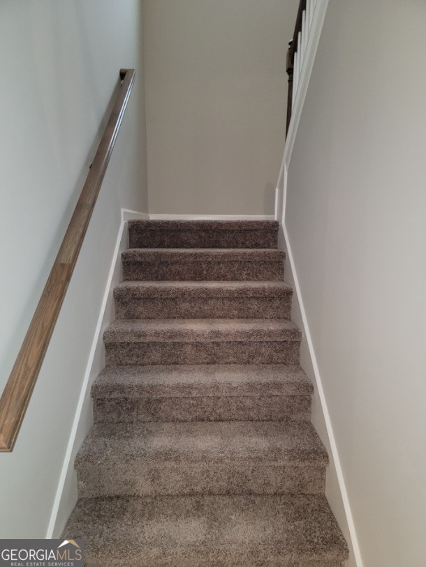 Building Photo - 275 S Ridge
