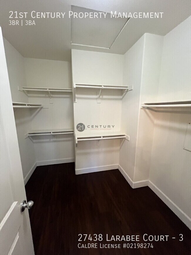 Building Photo - 27438 Larabee Ct