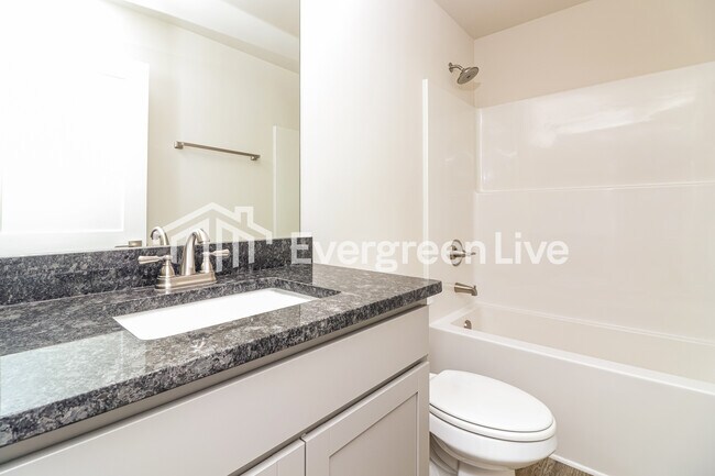 Building Photo - 4814 Station Ln