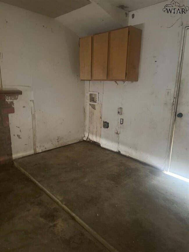Building Photo - 5119 Parklane Dr