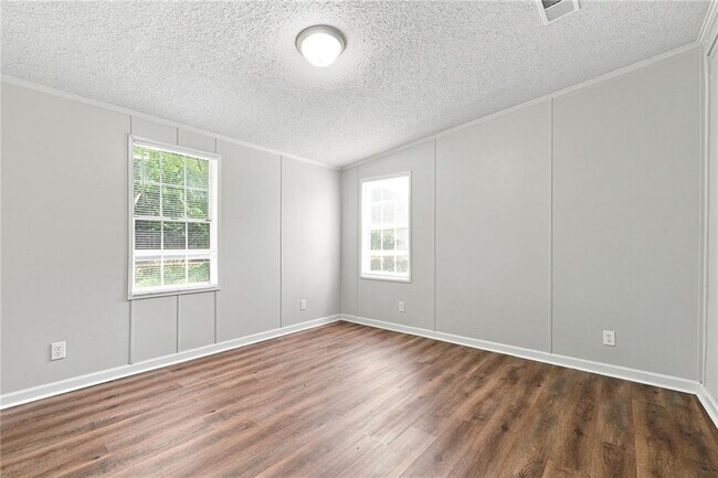Building Photo - 4980 New Horizon Dr