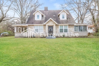 Building Photo - 1841 James Rd