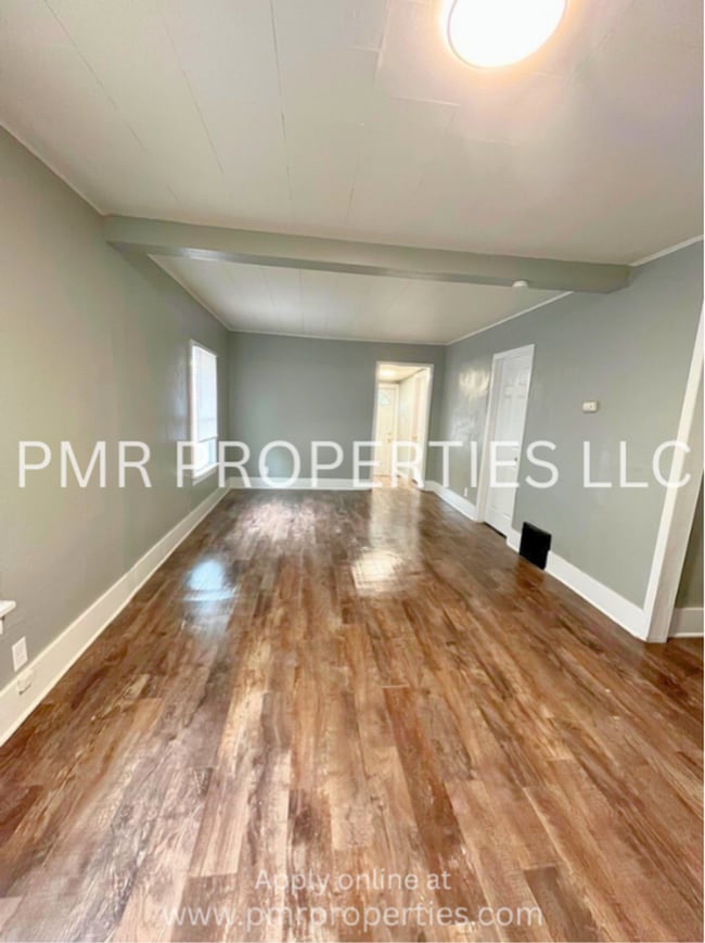 Building Photo - 2 Bedrooms / 1 Bathroom House