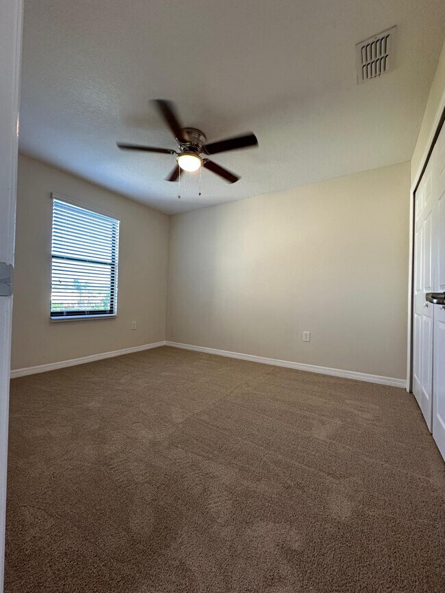 Building Photo - 2495 Seven Oaks Dr