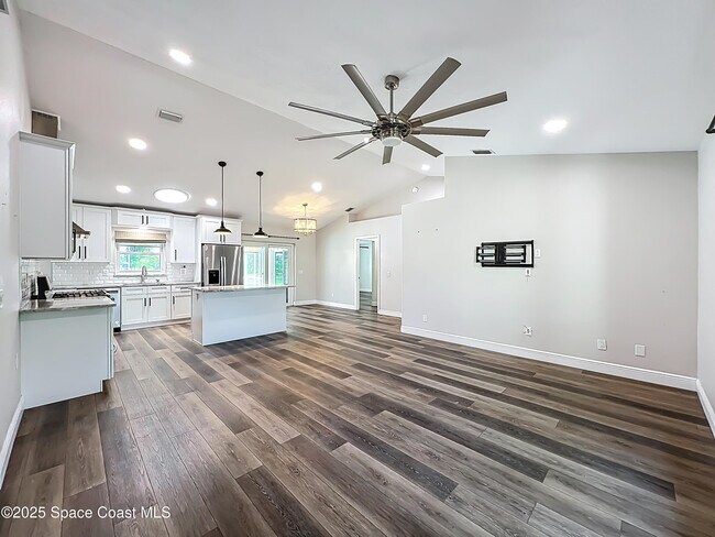 Building Photo - 1342 Richwood Cir