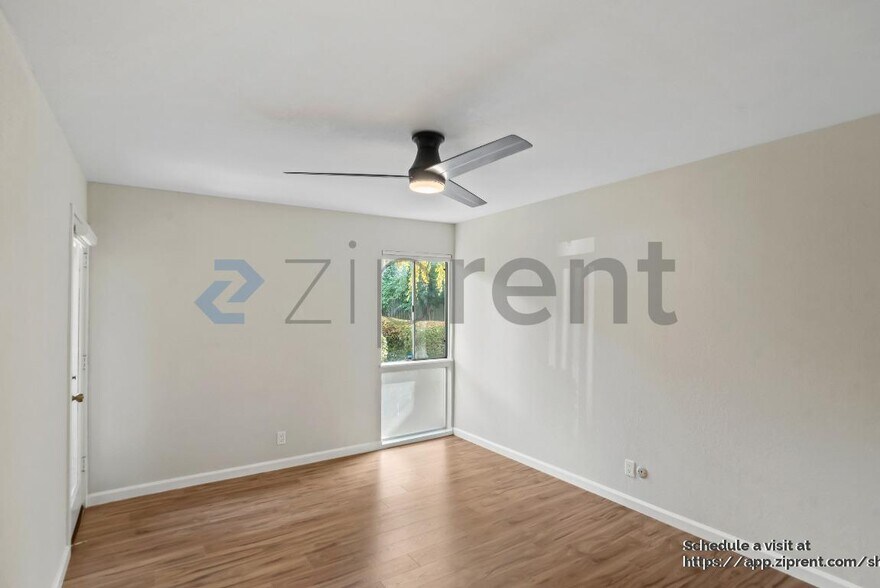 Building Photo - 280 Easy St