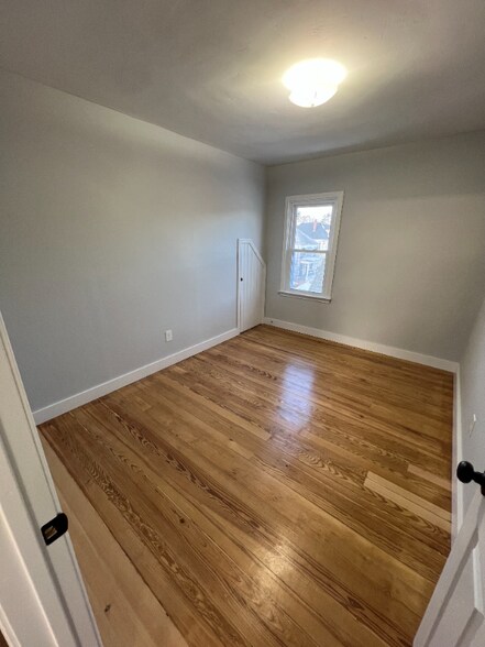 Building Photo - 25 Babbitt St