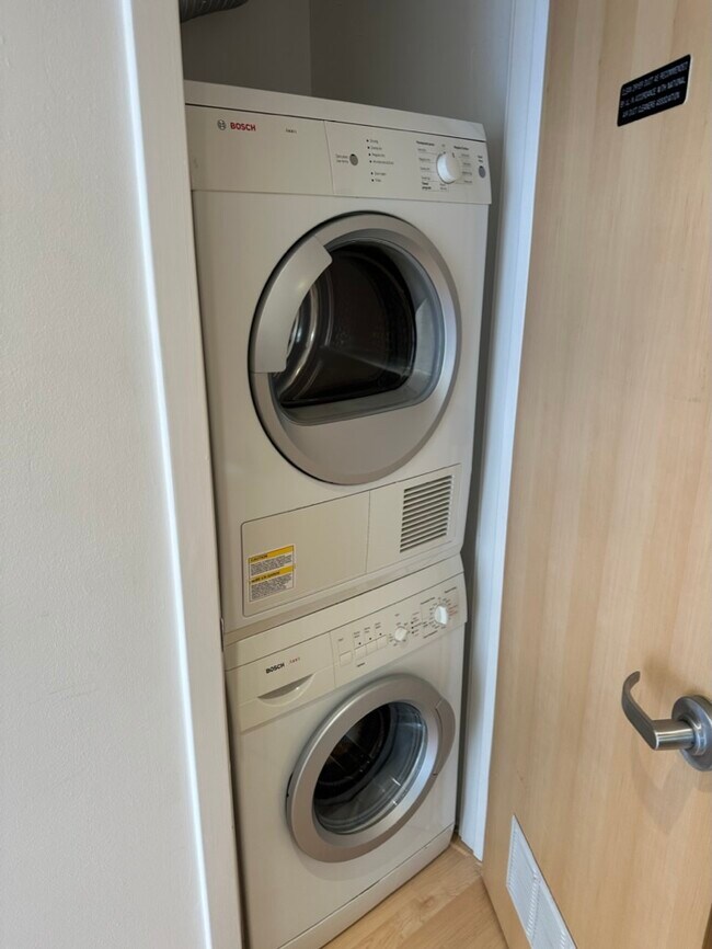 Building Photo - 650 Turk St