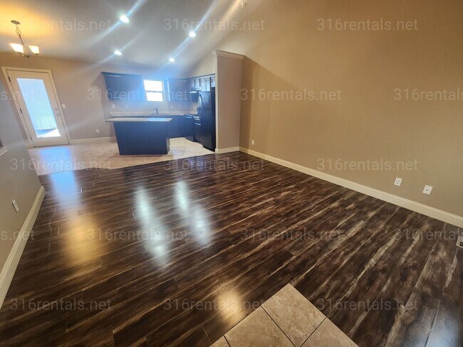 Building Photo - $1,850- 4 bedroom / 3 bathrooms - Beautiful and Large Home! *COMING SOON*