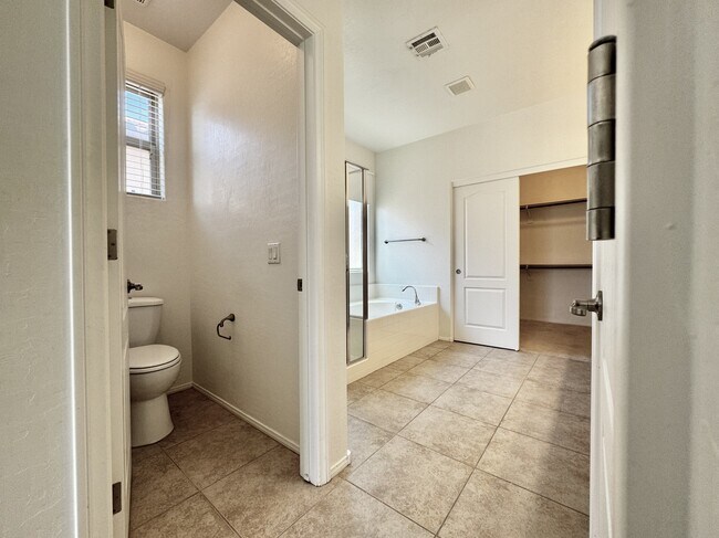 Building Photo - 10037 White Mulberry Dr