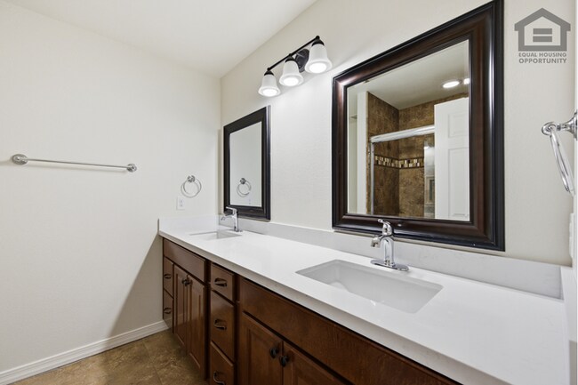 Building Photo - 4Bed/2Bath House at 59th Ave/Cactus Rd! Ready for Immediate Move-In! – NO HOA!