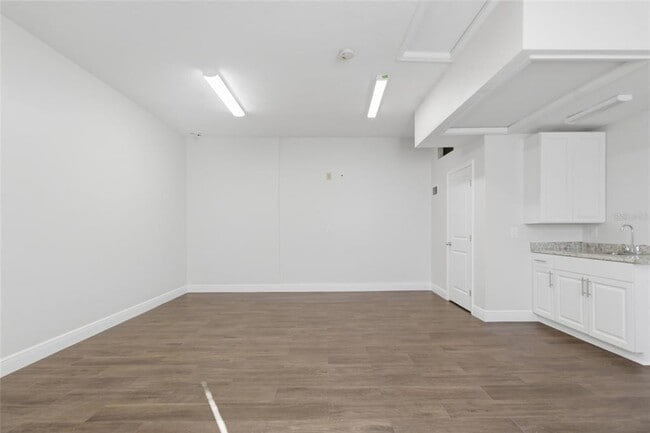 Building Photo - 810 W Whatley Pl