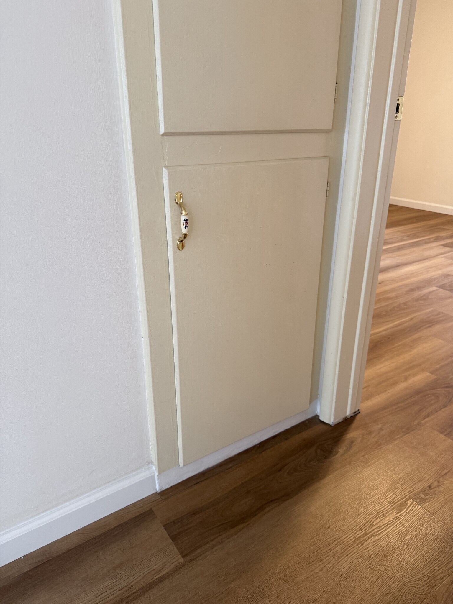 Building Photo - 330 E Fairview Ave