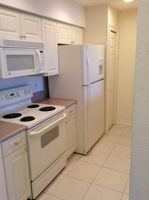 Building Photo - 4610 PGA Blvd