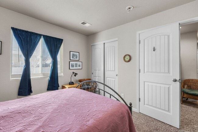 Building Photo - Charming 4-Bedroom, 3-Bath Home in East Loveland