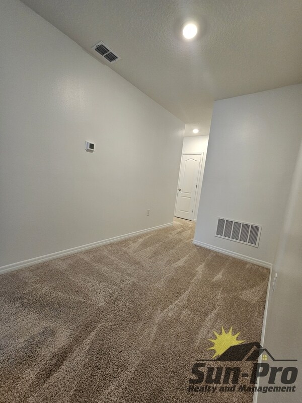 Building Photo - 11 1st St