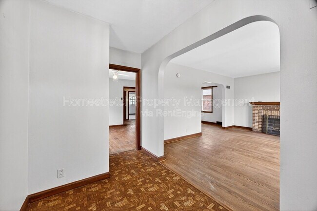 Building Photo - 44 Jendale Ct