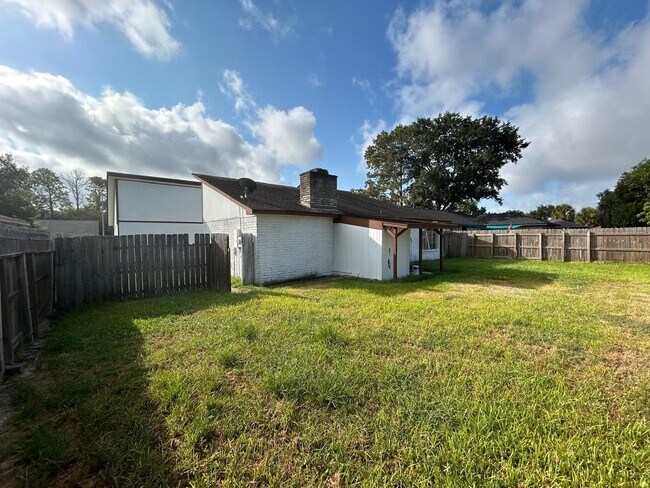Building Photo - 11311 Angelique Dr