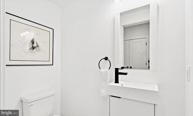 Building Photo - 1540 Frankford Ave