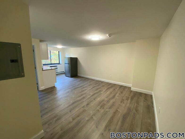 Building Photo - 15 Chester St