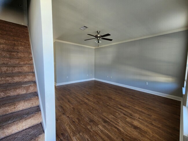 Building Photo - 149 Aspen Square