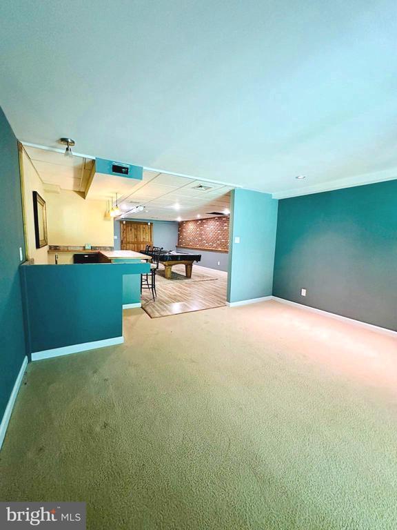 Building Photo - 41 Victoria Dr